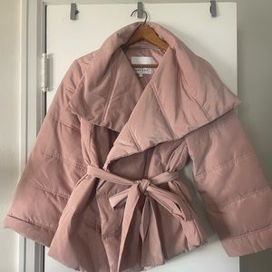 NWOT Lark & Ro Cape Down Jacket